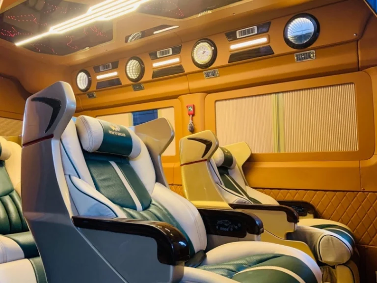 Thuê xe limousine 3 limousine 9 cho1 768x576 1