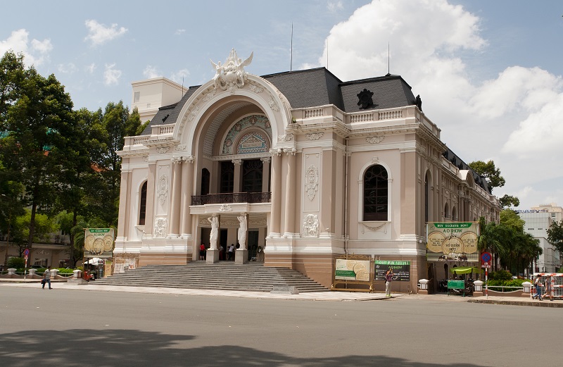 Nha hat thanh pho noi dien ra nhieu su kien hoanh trang