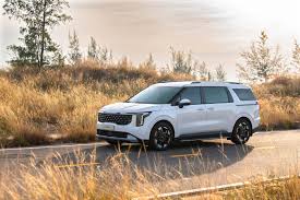 CÁCH THUÊ XE KIA CARNIVAL ĐI TỈNH TẠI TPHCM