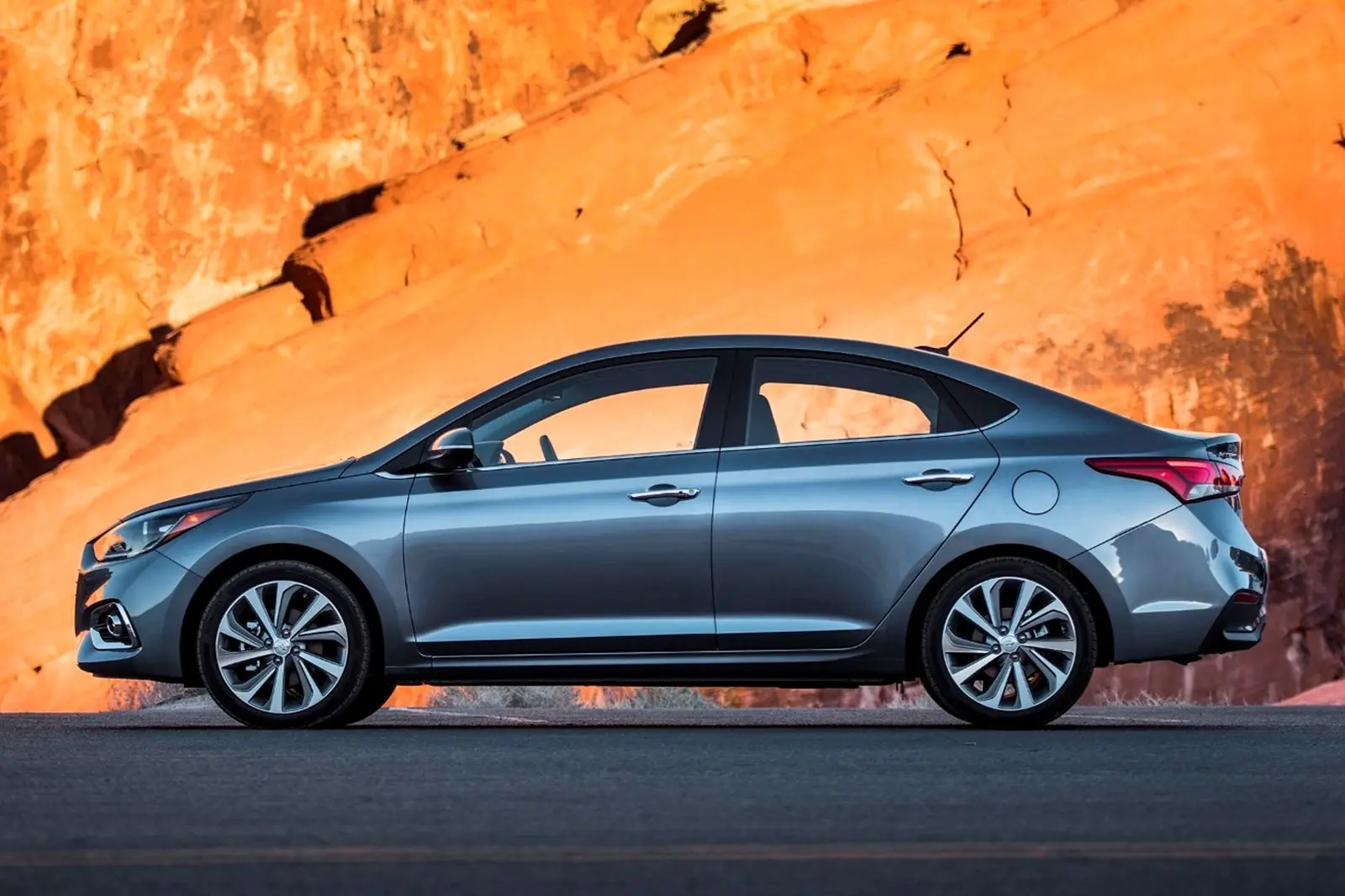 Thuê Xe Hợp Đồng Tại Phong Điền