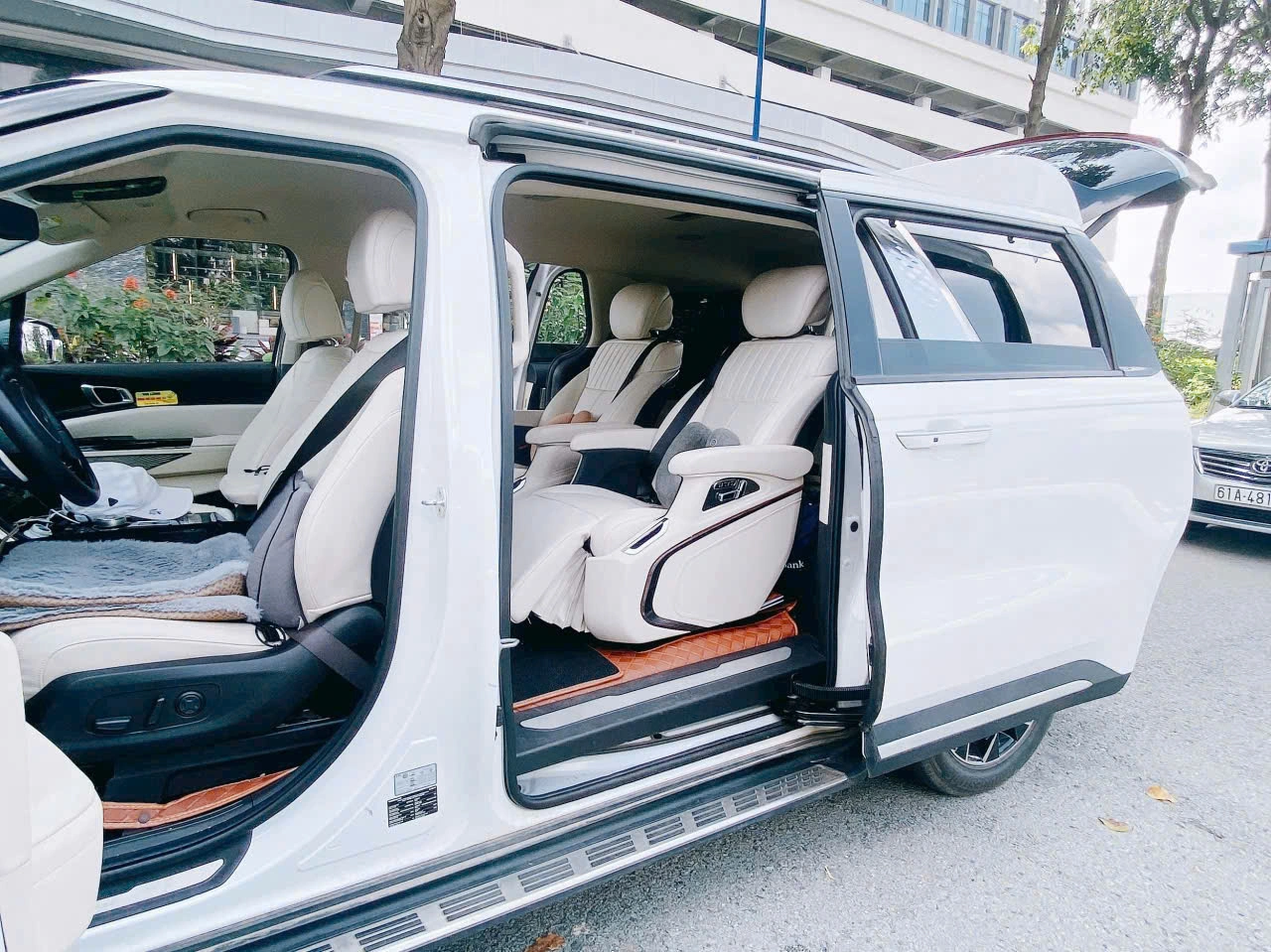 Thuê Xe Kia Carnival 5 Thue Xe Kia Carnival4